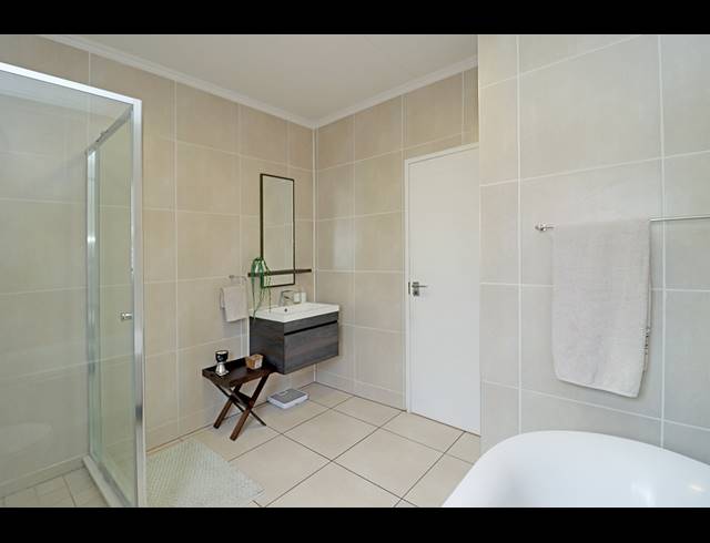 2 BEDROOM APARTMENT FOR SALE IN GREENSTONE HILL